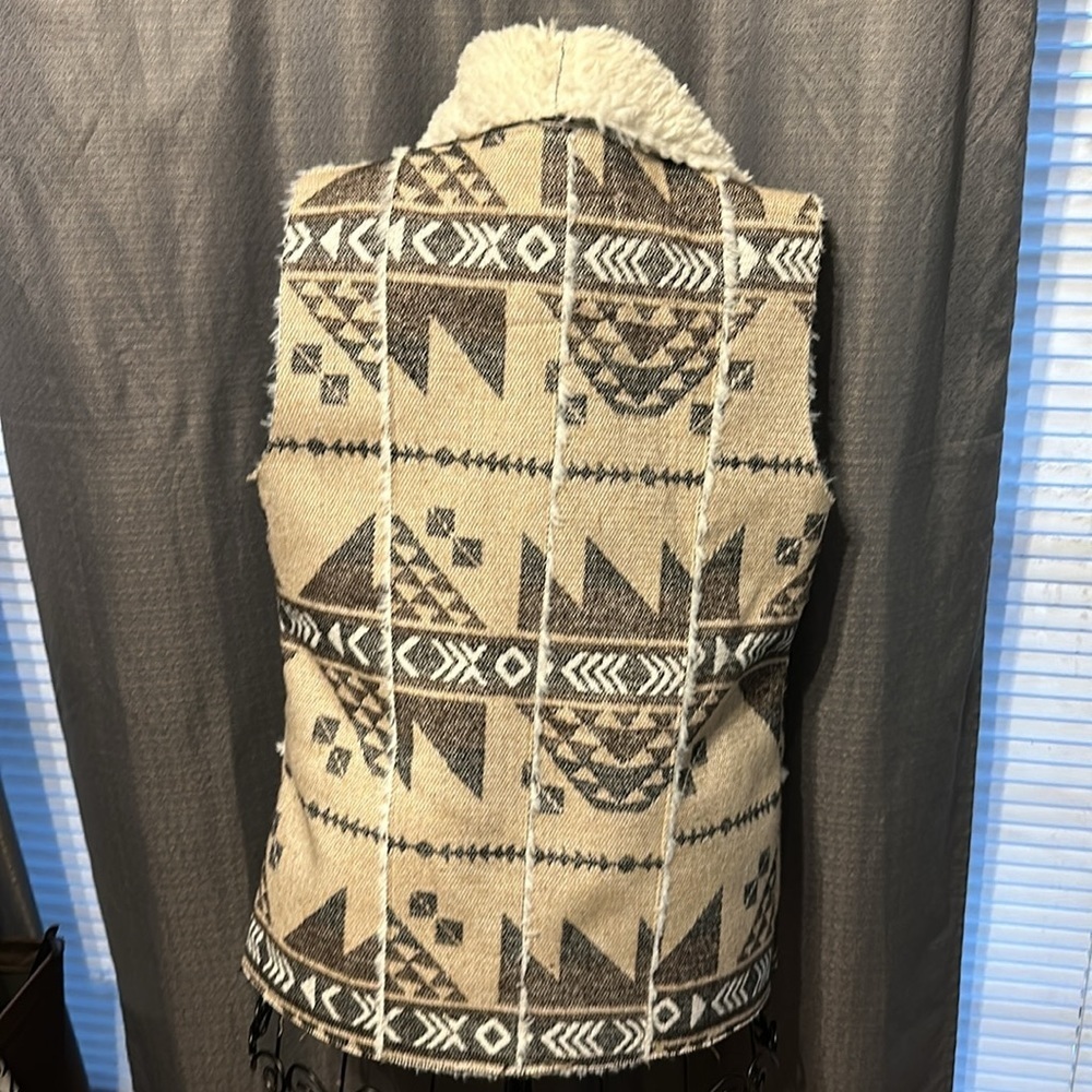 Mossimo Supply Co Faux Fur Wool Blend Southwest Beige Multicolored Vest​​ - Picture 6 of 6